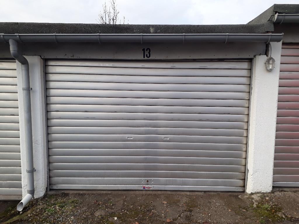 Grand garage a louer à Jemeppe Seraing  Sec Propre sécurisé, Province de Liège