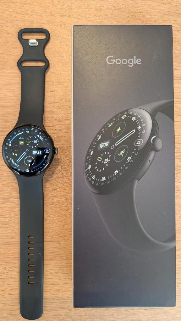 Google Pixel Watch 4 zwarte versie van 45 mm, Handtassen en Accessoires, Smartwatches, Zo goed als nieuw, Android, Zwart, Afstand