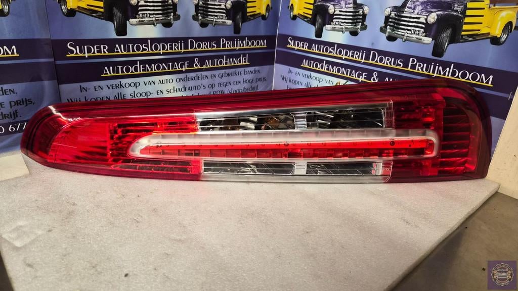 Feu arri re droit Ford C-Max 164710, Info@ford.com, Ford Motor Company, American Road 1
48126  Dearborn, Ford