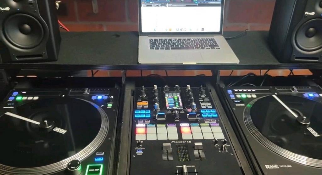 Rane twelve mk2 (2stuks als nieuw), Muziek en Instrumenten, Dj-sets en Draaitafels, Ophalen, Pioneer