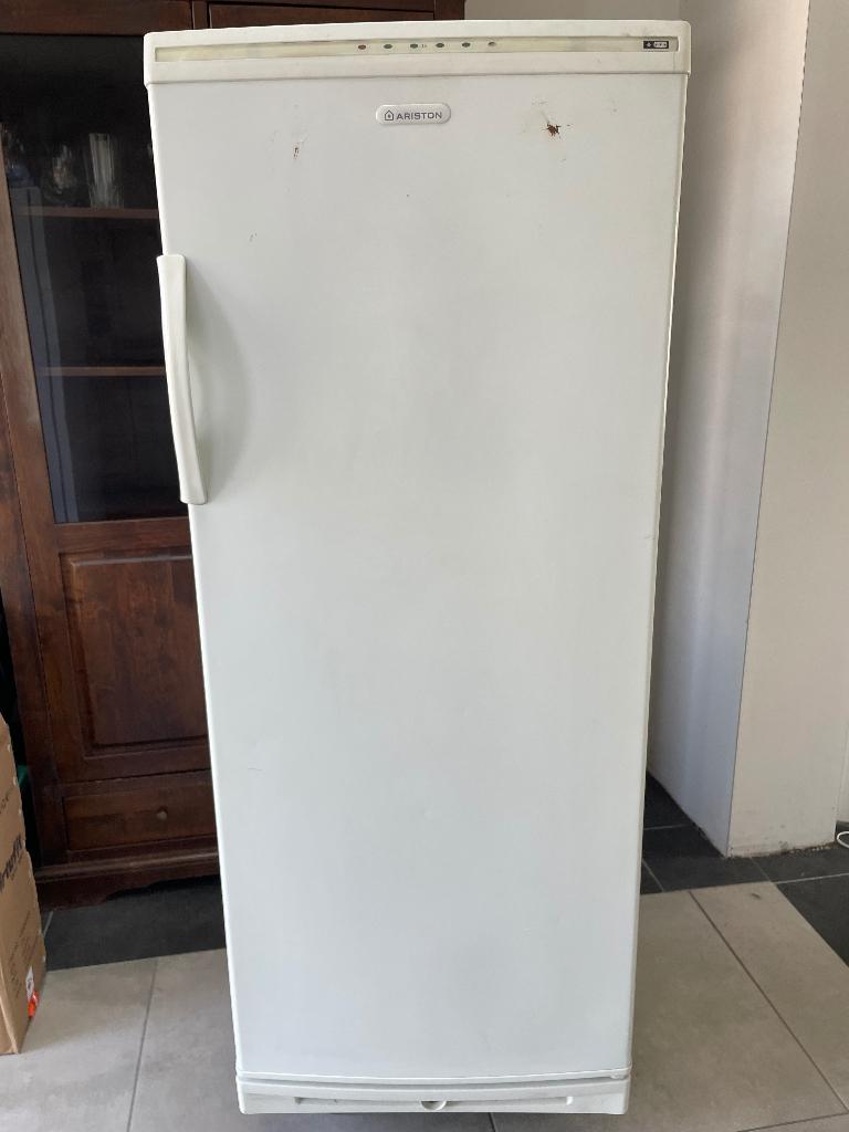 Ariston diepvries, Elektronische apparatuur, Vriezers en Diepvrieskisten, Gebruikt, Vrijstaand, Vrieskast, 140 tot 160 cm, Minder dan 60 cm
