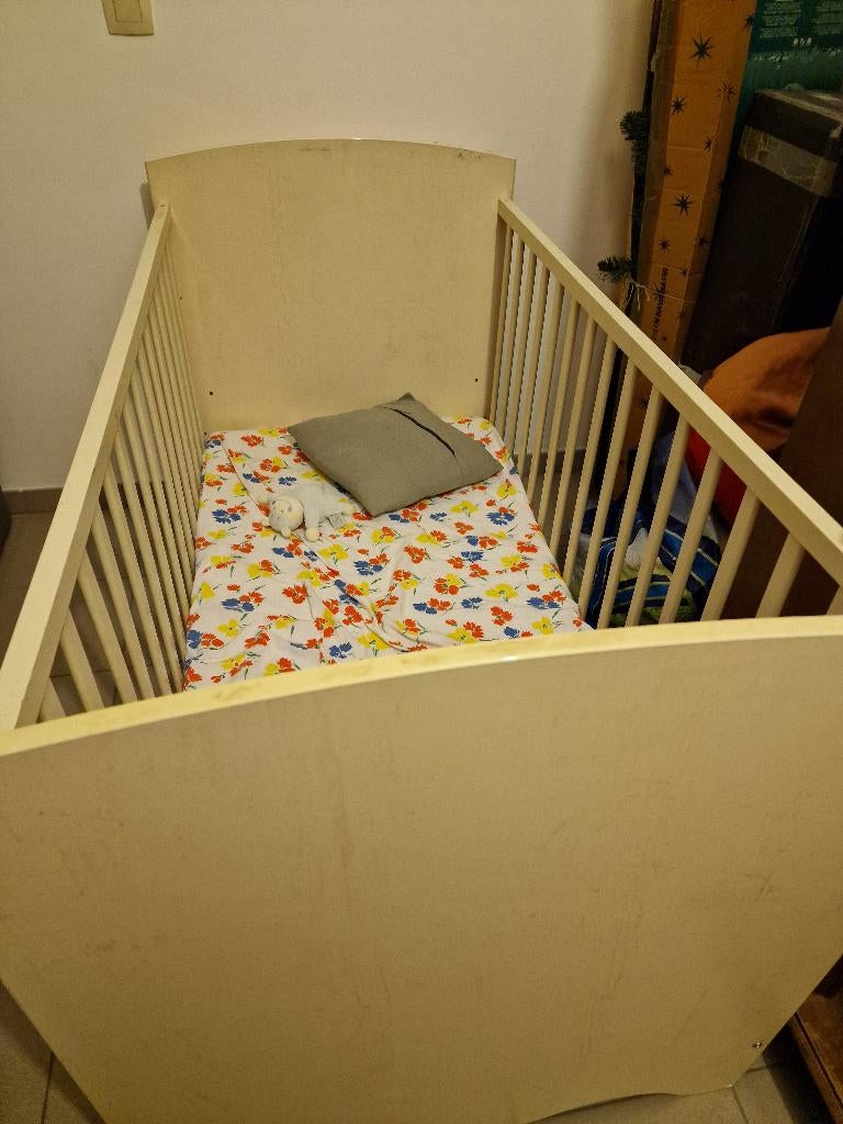 Lit bébé, Enfants & Bébés, Matelas, 70 à 85 cm, Enlèvement, Utilisé