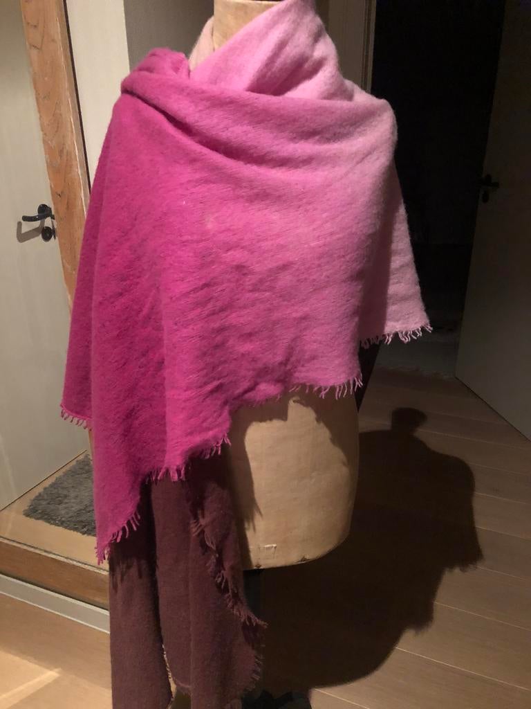 Heel mooie 100% cashmere sjaal, Ophalen of Verzenden, Zo goed als nieuw, Sjaal