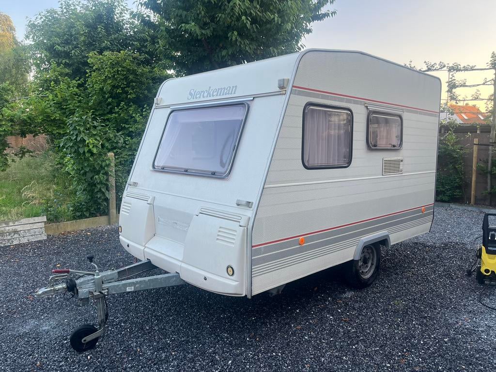 Sterckeman caravan -750kg met voortenten, Caravans en Kamperen, Caravans, Particulier, Sterckeman, Gascomfoor, Kachel, Koelkast