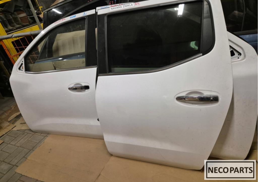 NISSAN NAVARA D23 NP300 PORTIER DEUR VOOR ACHTER LINKS CAQ, Arrière, -, Haillon arrière, Utilisé