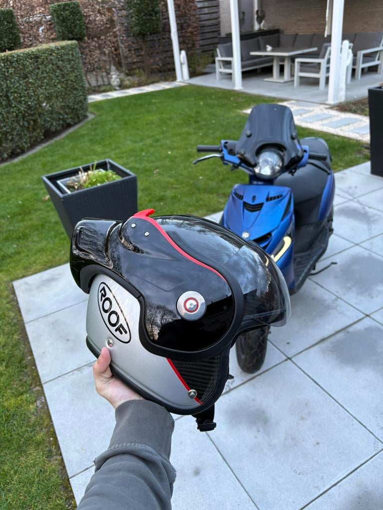 Roof boxer carbon silver RO9, Vélos & Vélomoteurs, Casques de cyclomoteur, Enlèvement, Comme neuf, Small