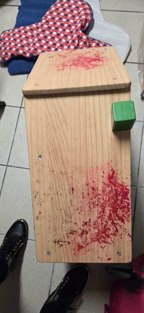 Speelhuis poppen, Enlèvement