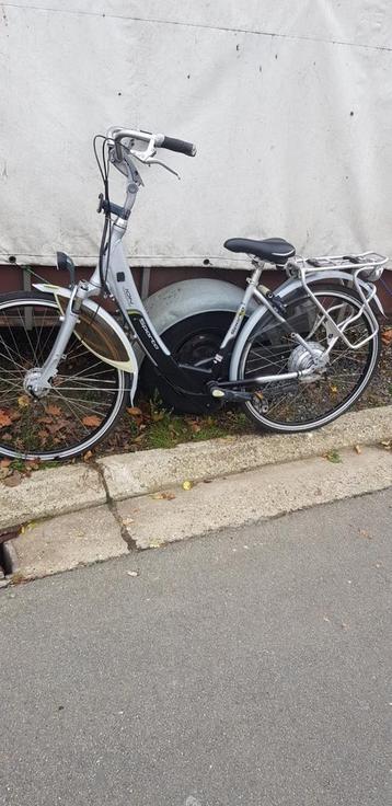 Sparta baterij gaat nog met lader beschikbaar voor biedingen