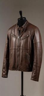 Nieuw leren bikerjack, Ophalen