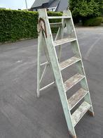 Oude mooie ladder.Mooi als decoratie in tuin of op terras, Enlèvement, Utilisé