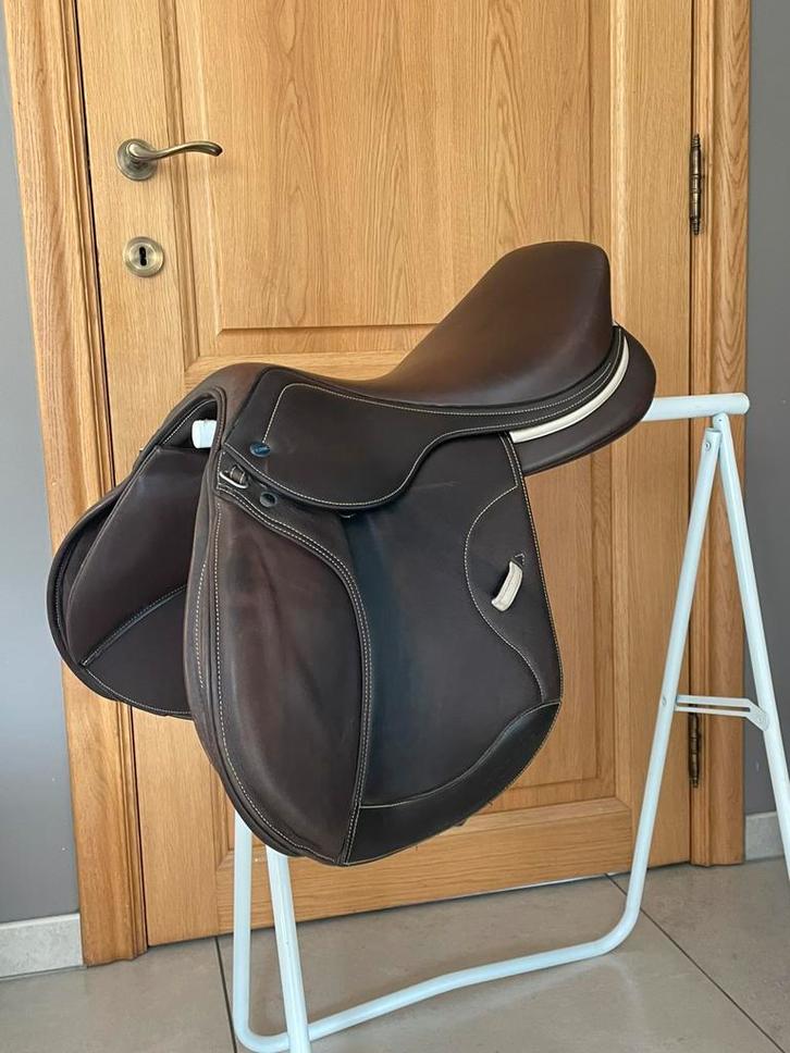 Ikonic Light Springzadel, Dieren en Toebehoren, Paarden en Pony's | Zadels, Zo goed als nieuw, Springen, Ophalen