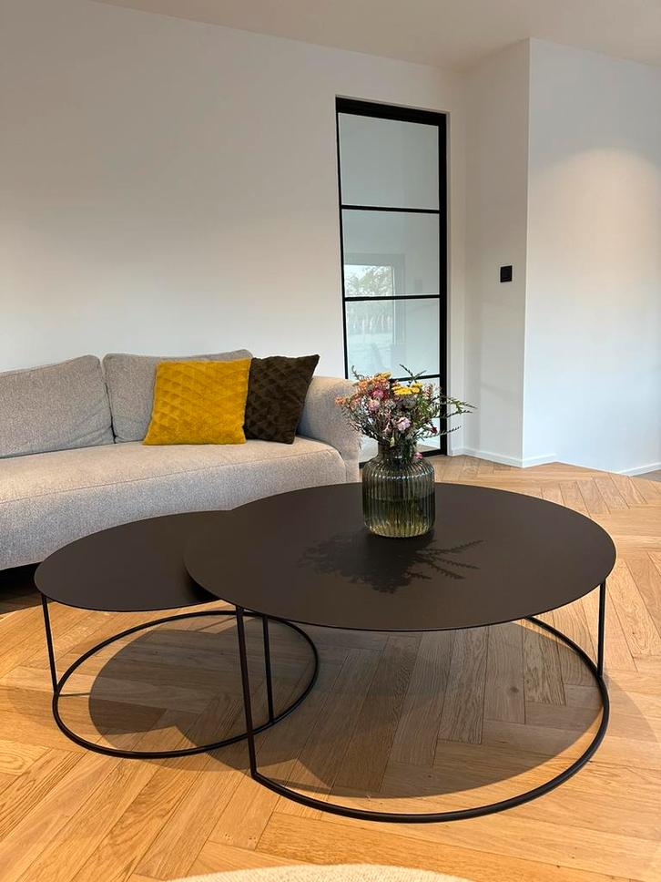 Ensemble de tables gigogne en acier Vale&Design, Huis en Inrichting, Tafels | Salontafels, Zo goed als nieuw, Rond, Ophalen