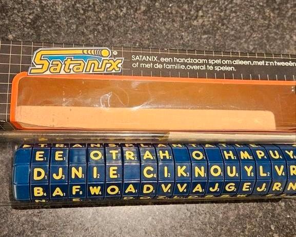 Satanix vintage letterspel, Antiek en Kunst, Antiek | Speelgoed, Ophalen of Verzenden