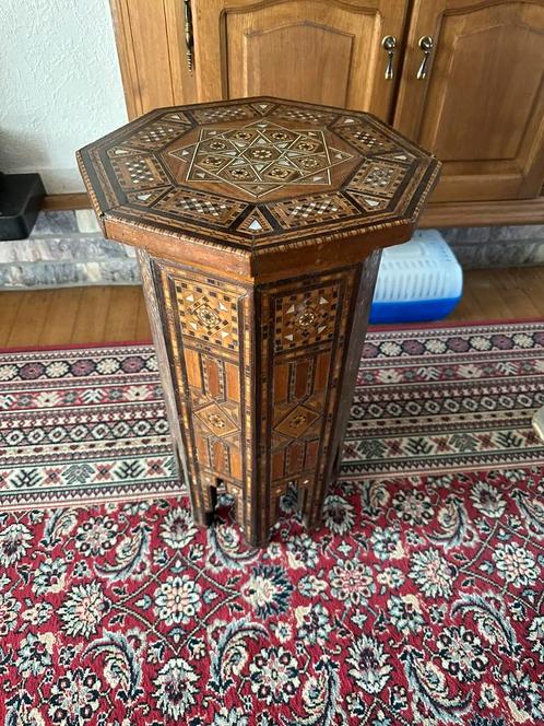 Marokkaanse bijzettafel, Antiek en Kunst, Antiek | Meubels | Tafels, Ophalen of Verzenden
