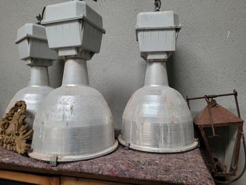 Industrie Lampen Groot.  beschikbaar voor biedingen