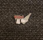 PIN - VITTEL - WATER - EAU MINÉRALE, Collections, Envoi, Utilisé, Marque, Insigne ou Pin's