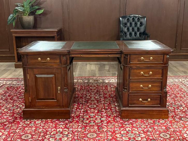 Klassiek Engels bureau #569, Huis en Inrichting, Bureaus, Zo goed als nieuw, Bureau, Ophalen of Verzenden