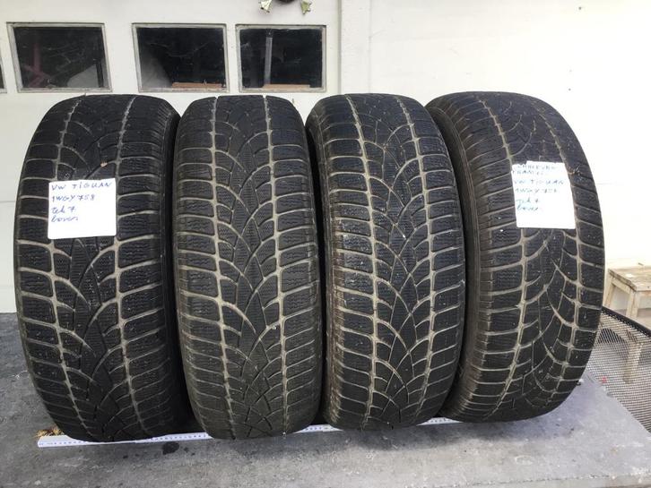 Winterbanden 18 inch VW groep, Auto-onderdelen, Banden en Velgen, Band(en), Winterbanden, 18 inch, 235 mm, Personenwagen, Gebruikt
