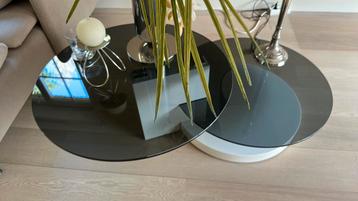 Glazen salontafel beschikbaar voor biedingen