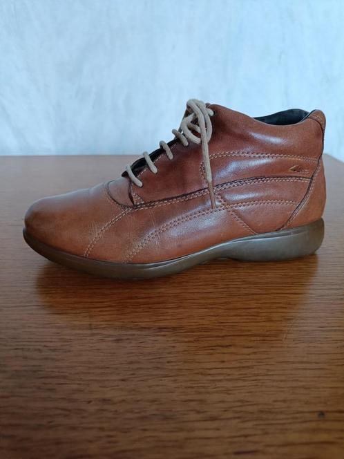 Sneakers / veterschoen "Clarks springers' maat 35, Kleding | Dames, Schoenen, Gedragen, Sneakers, Beige, Ophalen