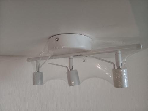 Plafond of muur verlichting  3 spotjes (nieuw !!!!), Huis en Inrichting, Lampen | Spots, Nieuw, Plafondspot of Wandspot, Metaal of Aluminium