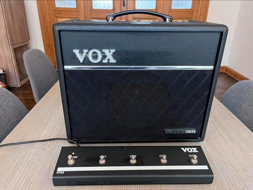 Valvetronix Vt20+ Vox versterker en voetschakelaar, Muziek en Instrumenten, Versterkers | Bas en Gitaar, Zo goed als nieuw, Gitaar