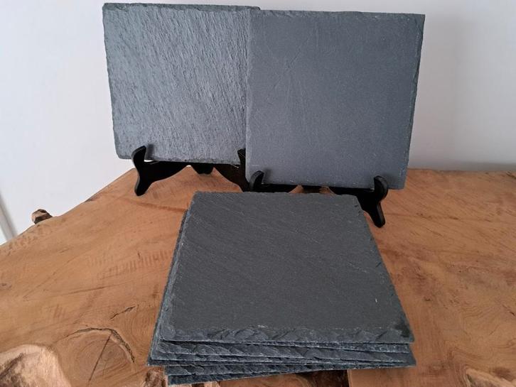 borden in leisteen  11 stuks- feesttafel, Huis en Inrichting, Keuken | Servies, Zo goed als nieuw, Bord(en), Overige materialen