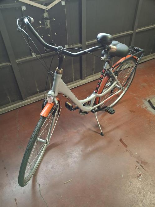 damesfiets 28 inch, Fietsen en Brommers, Fietsen | Dames | Damesfietsen, Zo goed als nieuw, Overige merken, (Extra) lage instap