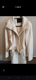 Mantel Zara Basic, Enlèvement