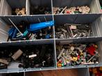 Boîte remplie de Legos, Comme neuf, Briques en vrac, Enlèvement, Lego