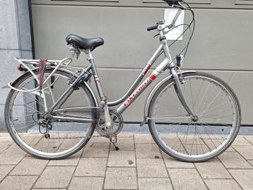 Damesfiets 6 speed nieuwe aandrijving beschikbaar voor biedingen