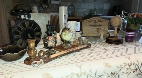 glazen  / PLATEN BOEKEN STRIPS / decoratie / OOK vintage, Huis en Inrichting, Woonaccessoires | Wanddecoraties, Ophalen