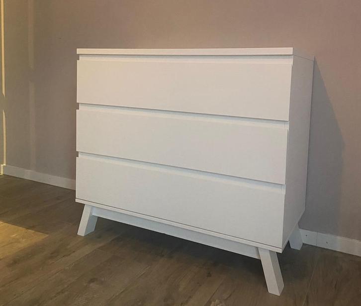Commode babykamer, Kinderen en Baby's, Kinderkamer | Commodes en Kasten, Gebruikt, Commode, 90 tot 105 cm, 100 cm of meer, 50 tot 70 cm