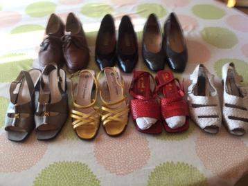 12 PAIRES DE CHAUSSURES DAMES EN 38. ETE, HIVER.  50€