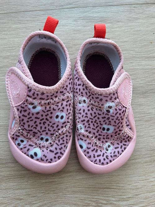 Decathlon size 23, Kinderen en Baby's, Babykleding | Schoentjes en Sokjes, Zo goed als nieuw, Meisje, Slofjes, Ophalen