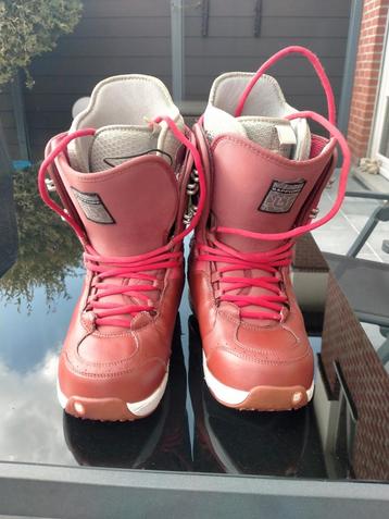 Dames snowboard boots van het merk BURTON  beschikbaar voor biedingen