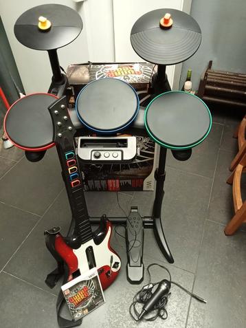 Nintendo Wii super bundle guitar Hero + console beschikbaar voor biedingen