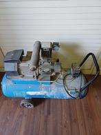 oude compressor maar werkt nog goed, Doe-het-zelf en Bouw, Compressors, Ophalen, Gebruikt, 6 tot 10 bar, 400 tot 800 liter/min