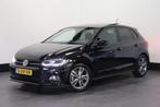 Volkswagen Polo 1.5 TSI 150PK AUTOMAAT 2 x R-Line - AC/Clima, Auto's, Volkswagen, Automaat, Zwart, Adaptive Cruise Control, Grijs