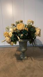 Kunstbloemen met vaas, Ophalen
