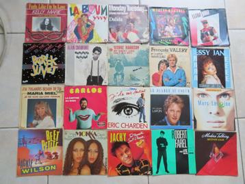 Lot de 146 disques/vinyles 45 tours + bac rangement  beschikbaar voor biedingen