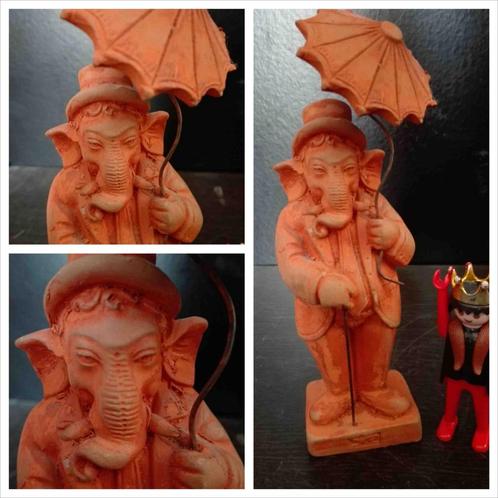 274) Ganesha met paraplu, Antiek en Kunst, Kunst | Beelden en Houtsnijwerken, Ophalen of Verzenden