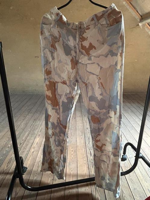 Broek maat 38, Kleding | Dames, Broeken en Pantalons, Zo goed als nieuw, Maat 38/40 (M), Ophalen