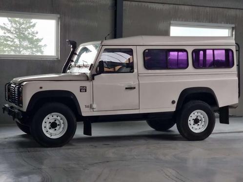 Land Rover Defender 2.5 TDi *110 * 3 PLACES * UTILITAIRE, Auto's, Bestelwagens en Lichte vracht, Te koop, 4x4, Radio, Trekhaak