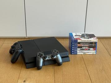 Playstation 4 + 7 Games + 2 Controllers beschikbaar voor biedingen