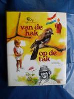 Rien Poortvliet : VAN DE HAK OP DE TAK, Ophalen of Verzenden, Zo goed als nieuw, Schilder- en Tekenkunst