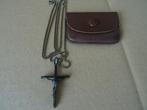 Zilveren ketting met verzilverd Art deco kruisbeeld 42cm, Ophalen of Verzenden, Zo goed als nieuw, Sieraad, Christendom | Katholiek