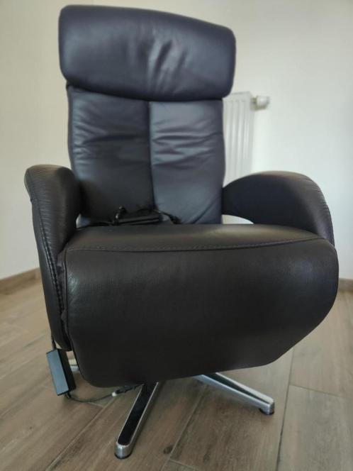 Siège élévateur électrique, Huis en Inrichting, Fauteuils, Zo goed als nieuw, Leer, Ophalen