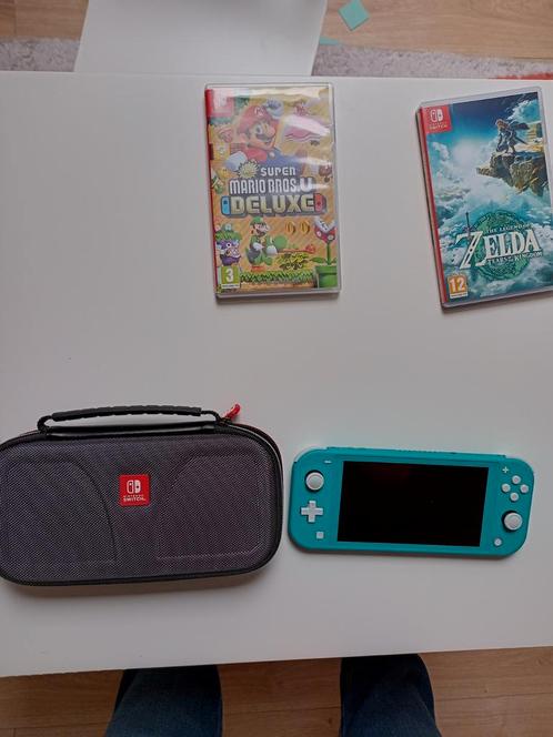 Nintendo switch Lite + 2 games + hoesje, Games en Spelcomputers, Spelcomputers | Nintendo Switch Lite, Ophalen