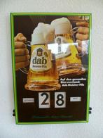 KUNSTSTOF EEUWIG DURENDE KALENDER"DAB BIER"UIT JAREN 60-70, Ophalen of Verzenden, Gebruikt, Reclamebord